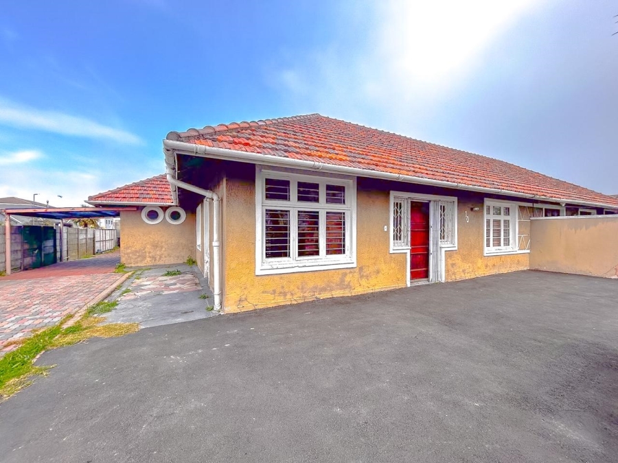 6 Bedroom Property for Sale in Surrey Estate Western Cape